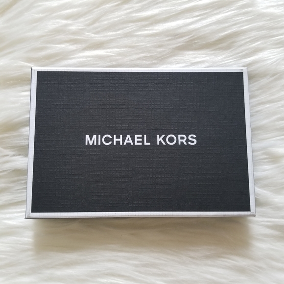 MK Cardholder and Keychain Set - Picture 2 of 6